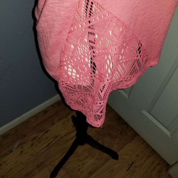 NWOT Wound Up Butterfly/Floral Lace Tank Top - Picture 2 of 6